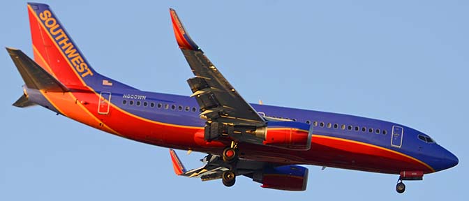Southwest Boeing 737-3H4 N600WN, Phoenix Sky Harbor, December 26, 2015